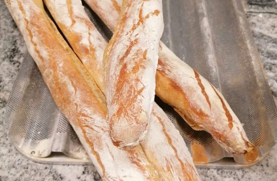 francuskie bagietki pszenno-orkiszowe na zakwasie naszego wypieku